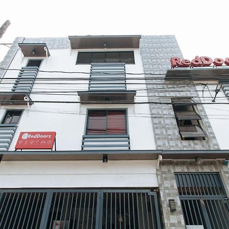 Reddoorz Near Christ The King Medical Center Hotel Las Piñas Eksteriør billede