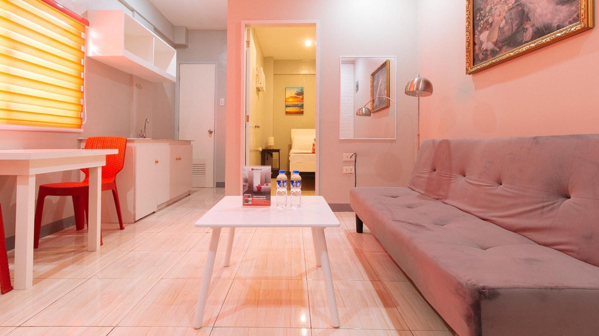 Reddoorz Near Christ The King Medical Center Hotel Las Piñas Eksteriør billede