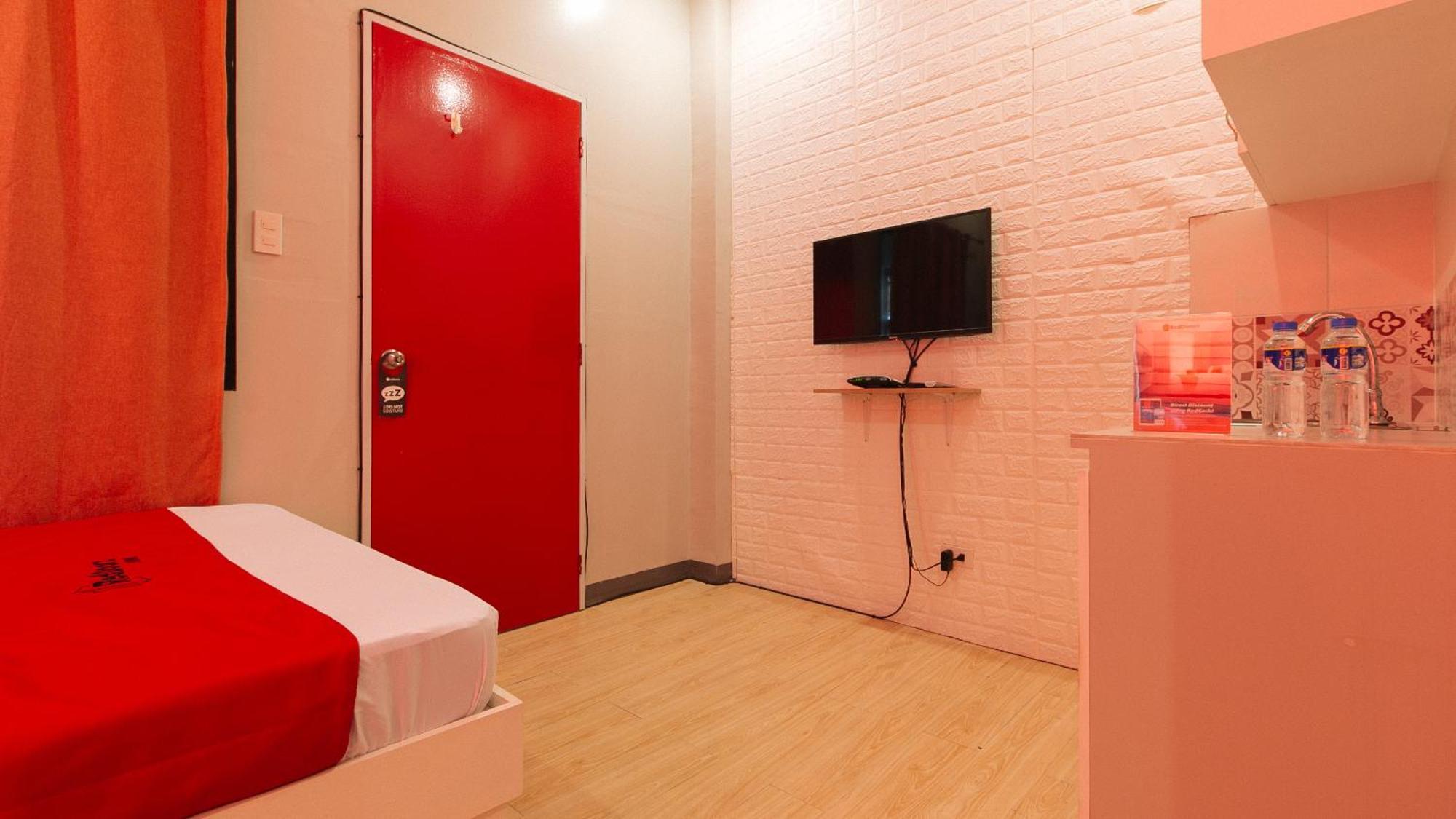 Reddoorz Near Christ The King Medical Center Hotel Las Piñas Eksteriør billede